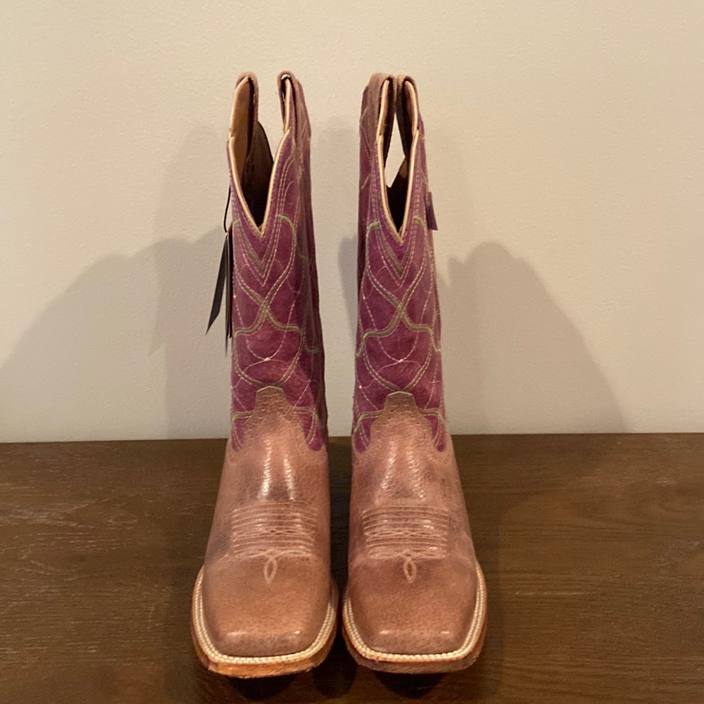 Women’s Ariat cowboy boots